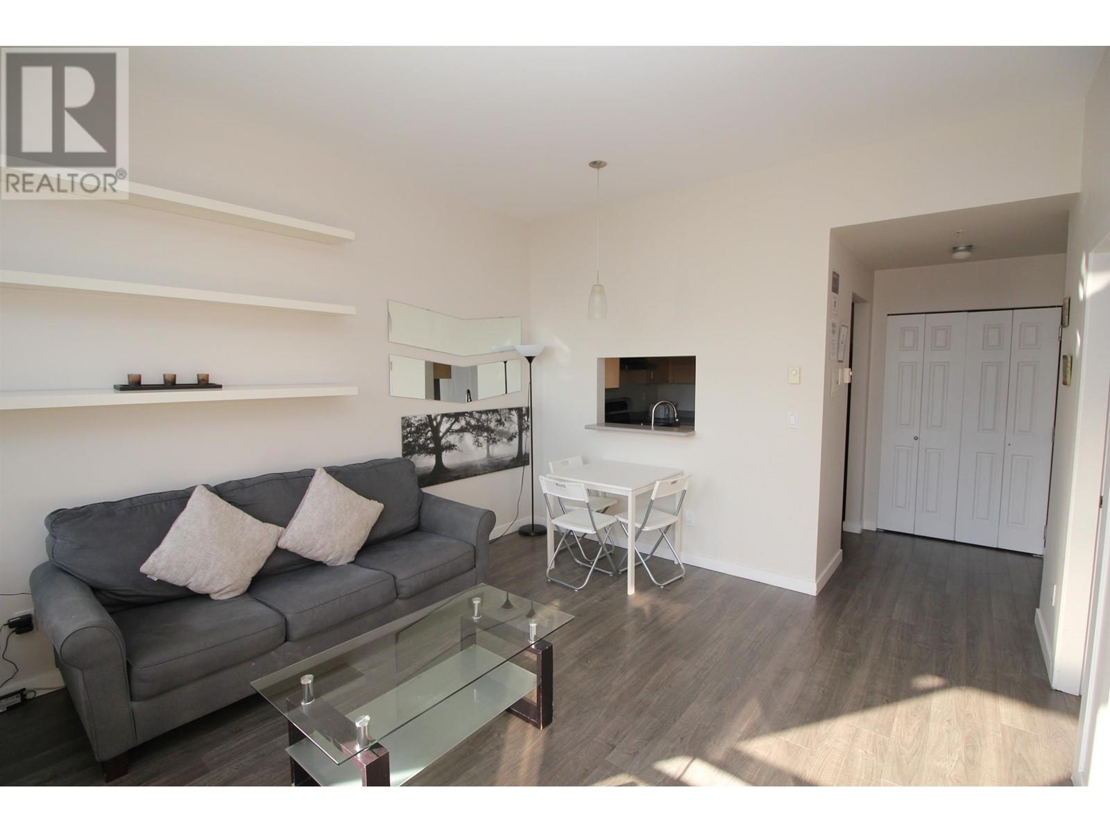 Photo 4 of 909 1010 Howe Street, Vancouver BC