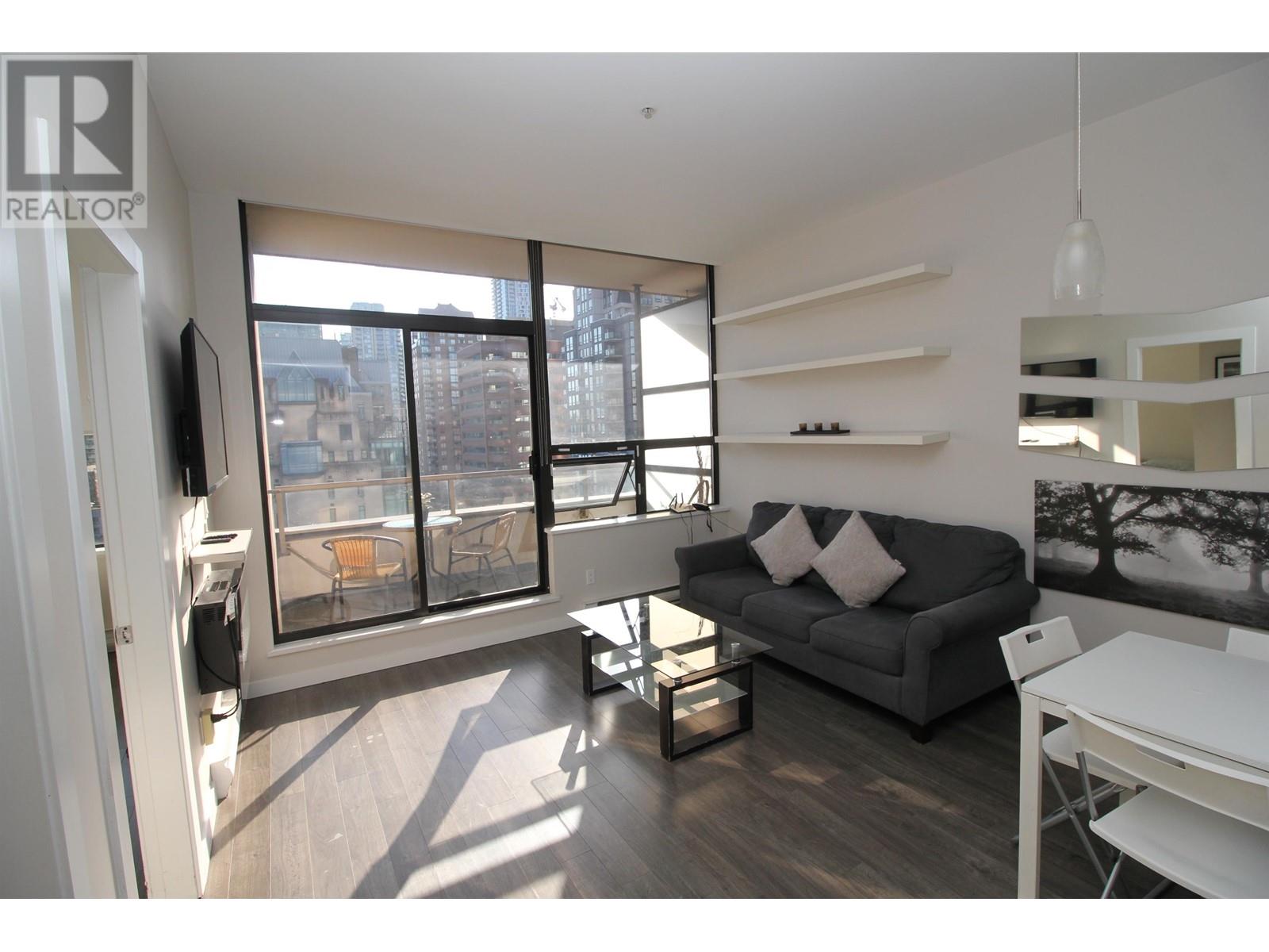 Photo 2 of 909 1010 Howe Street, Vancouver BC