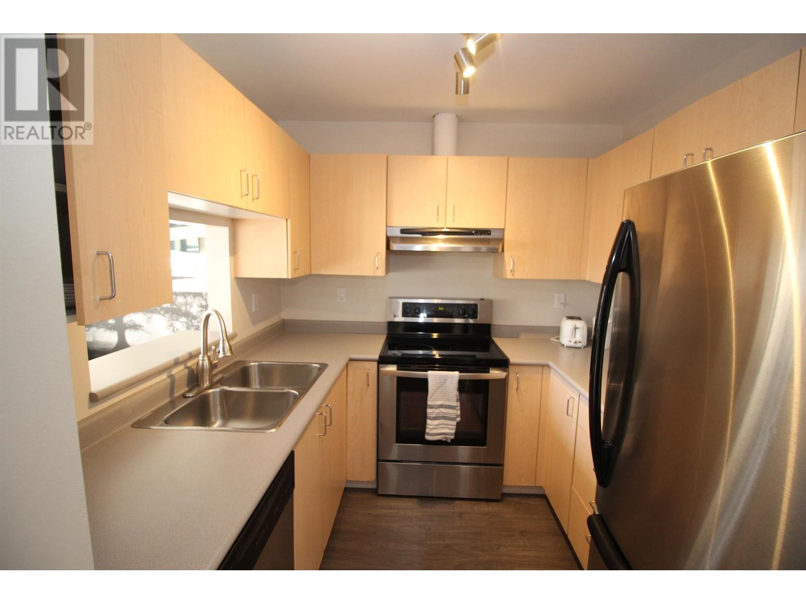 Photo 5 of 909 1010 Howe Street, Vancouver BC