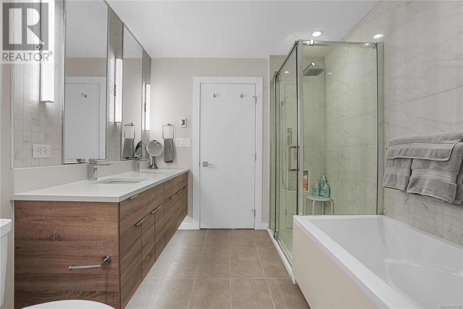 #109 1464 BEAR MOUNTAIN PKWY - Image 13