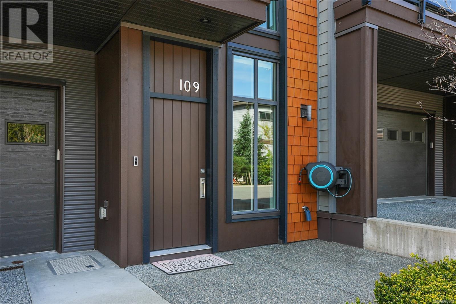 #109 1464 BEAR MOUNTAIN PKWY - Image 2