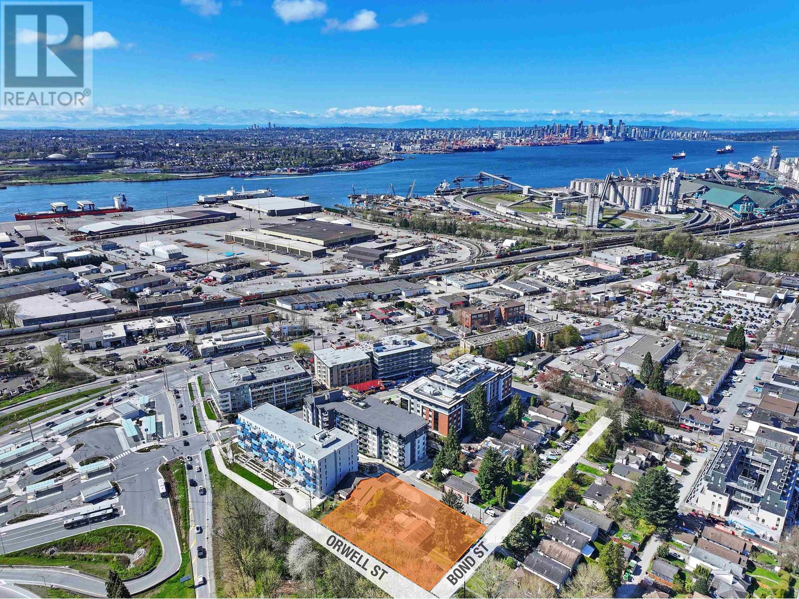 1591 BOND STREET, North Vancouver