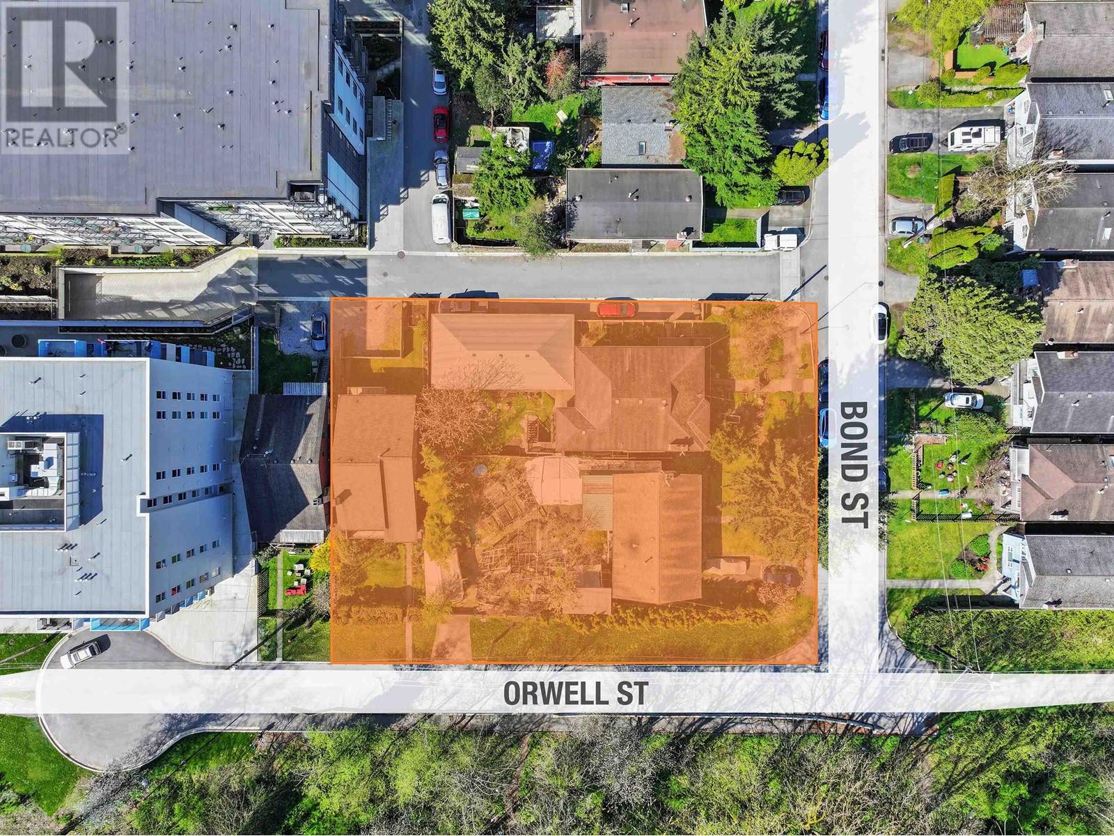 1591 BOND STREET, North Vancouver