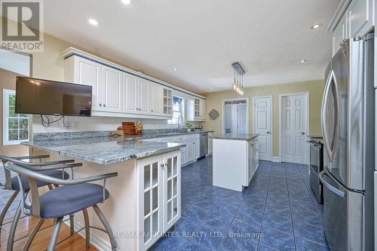 Photo 13 of 10 Tudor Circle, Rideau Lakes ON