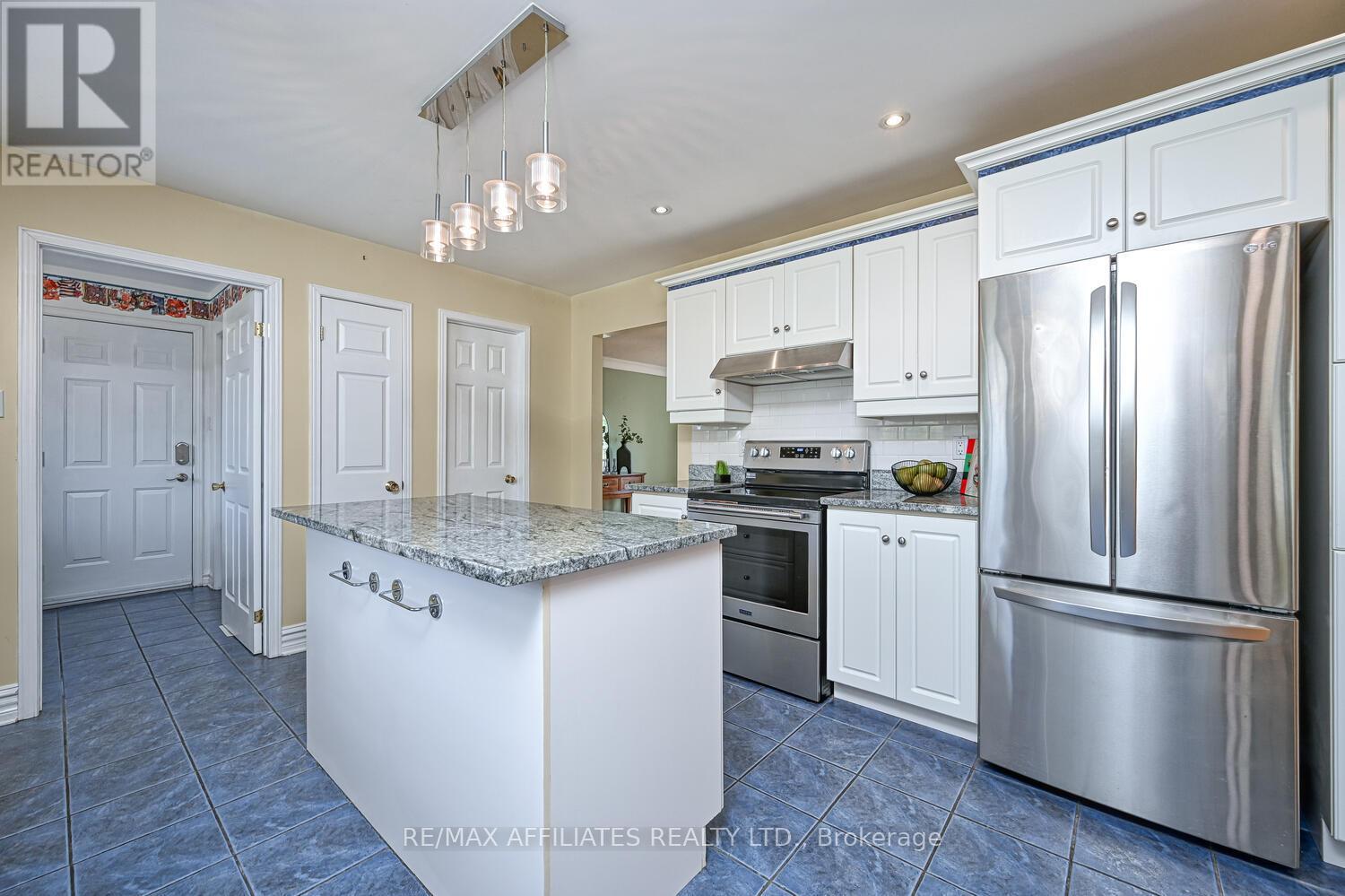 Photo 17 of 10 Tudor Circle, Rideau Lakes ON
