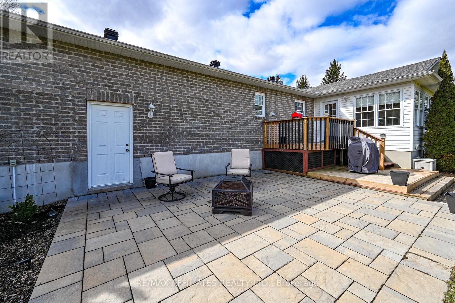 Photo 38 of 10 Tudor Circle, Rideau Lakes ON