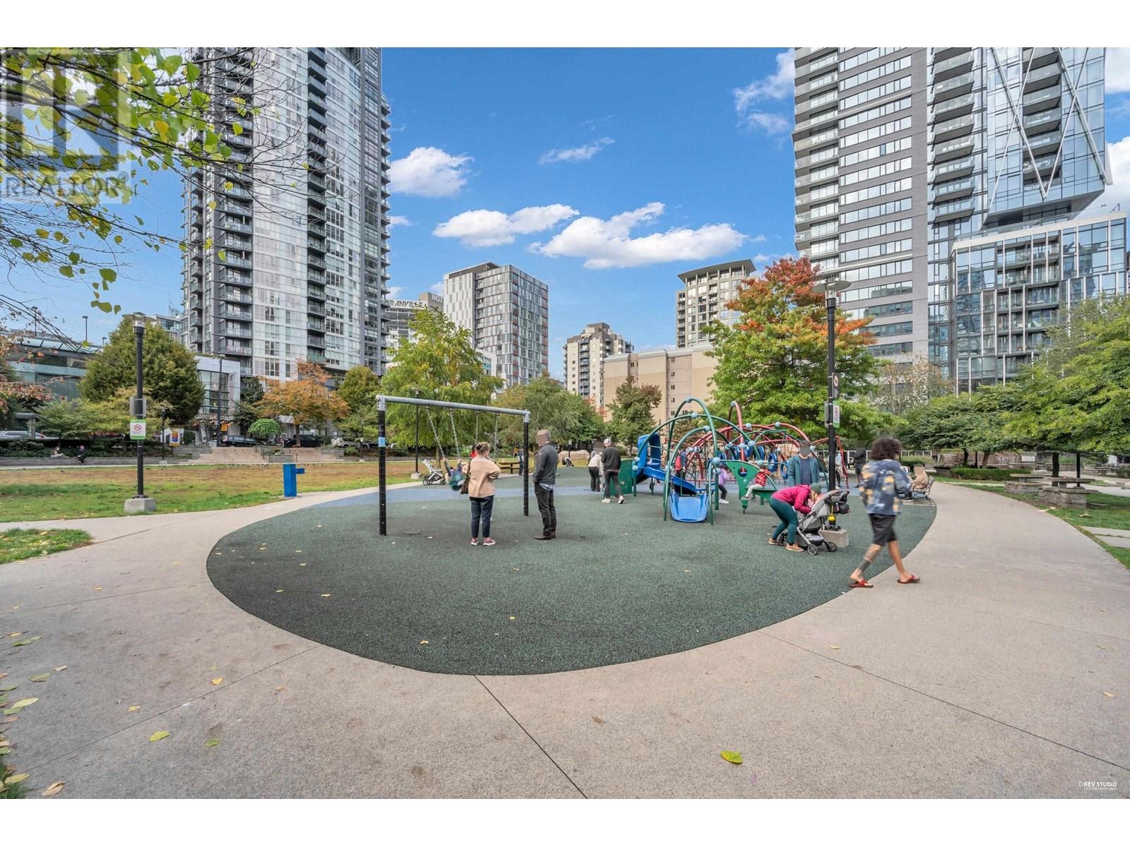 Photo 8 of 402 1188 Richards Street, Vancouver BC