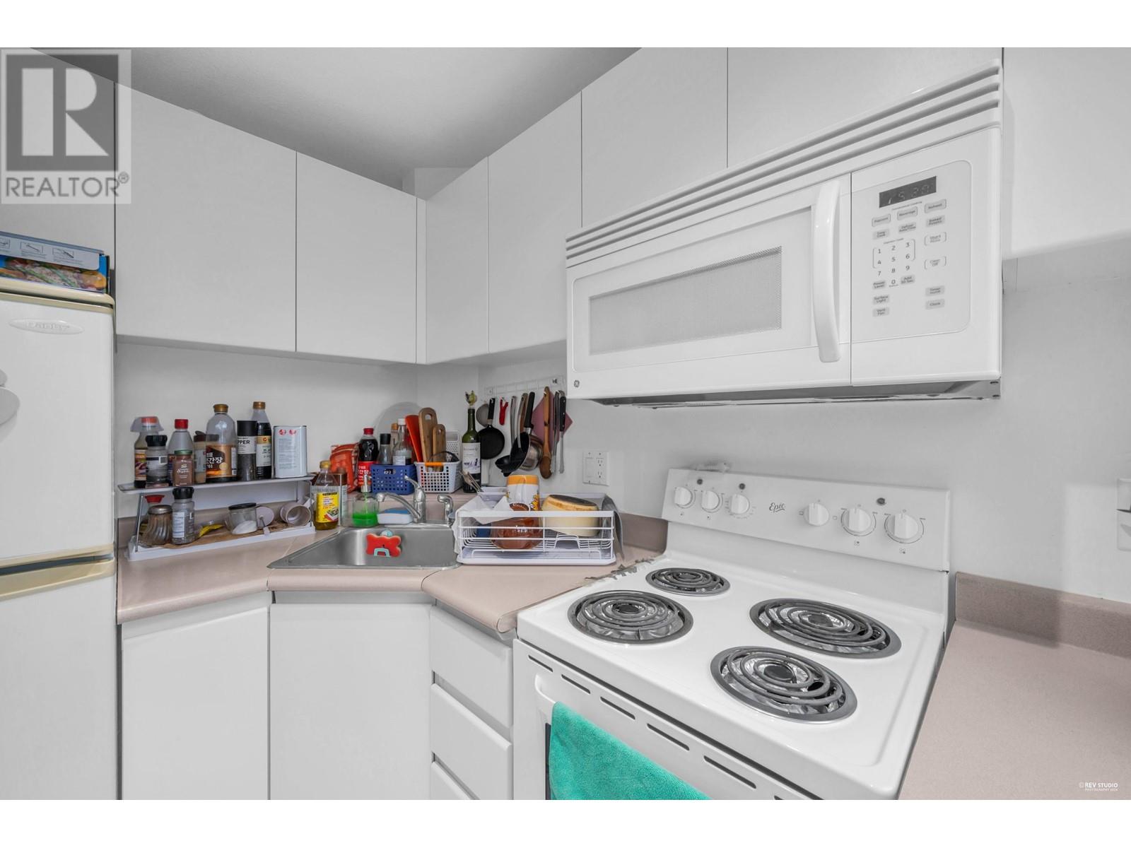 Photo 18 of 402 1188 Richards Street, Vancouver BC