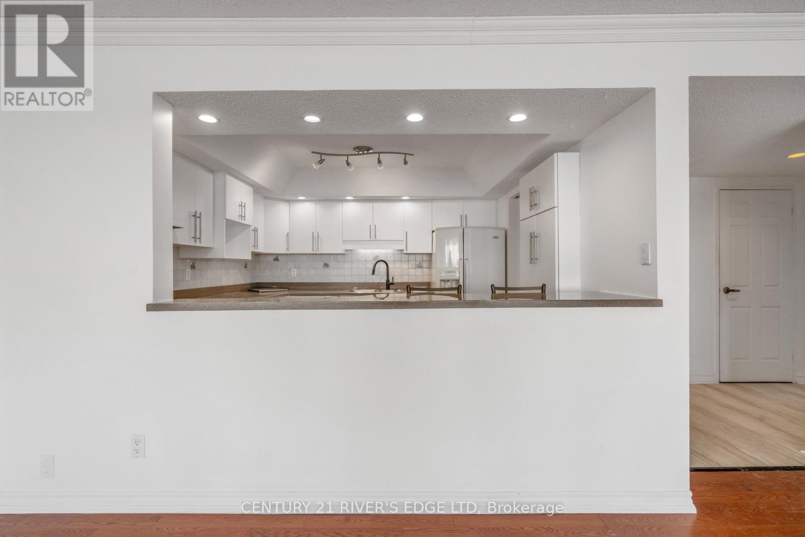 Photo 14 of 601 55 Water Street E, Brockville ON