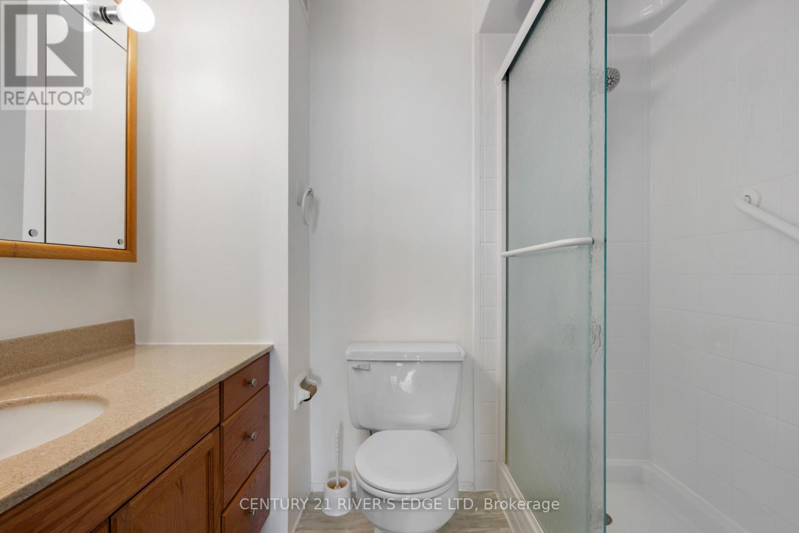 Photo 33 of 601 55 Water Street E, Brockville ON