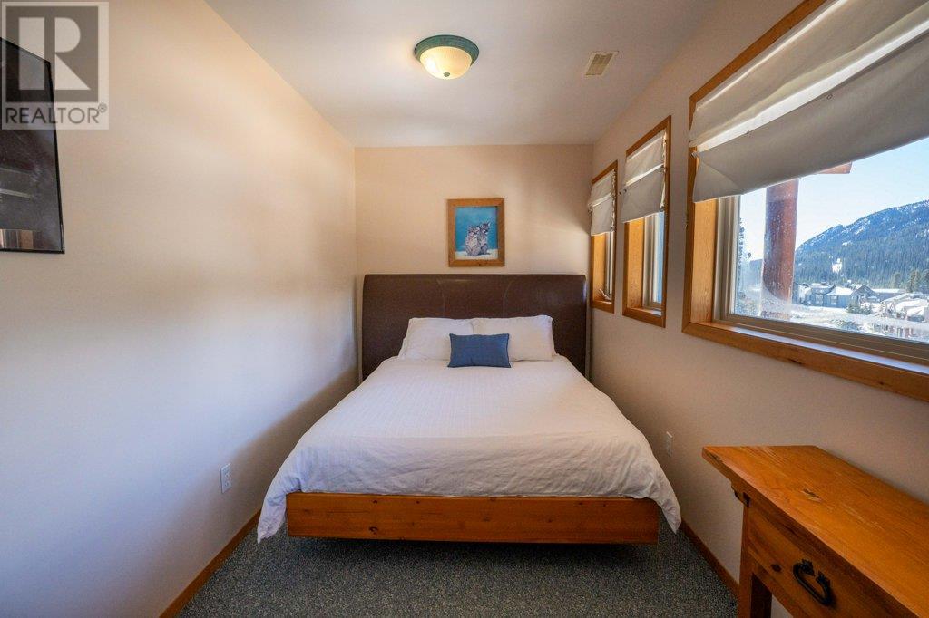  273 CLEARVIEW Road, Penticton