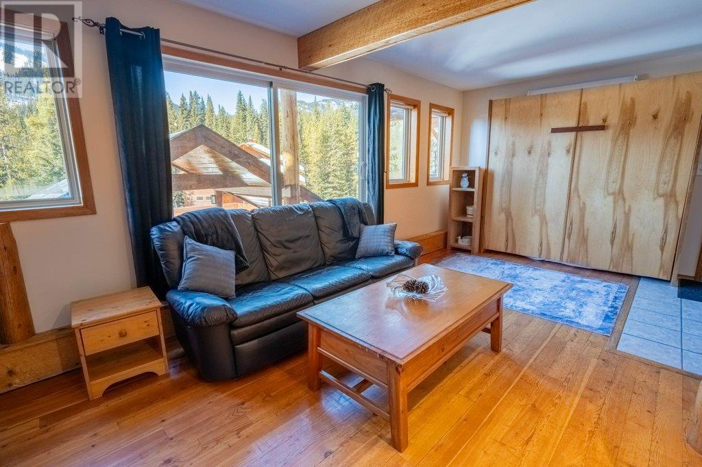  273 CLEARVIEW Road, Penticton