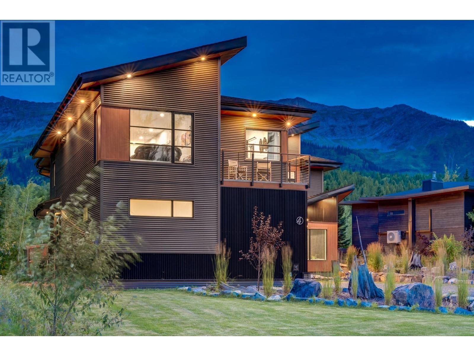 4 SUNSET Lane, Fernie