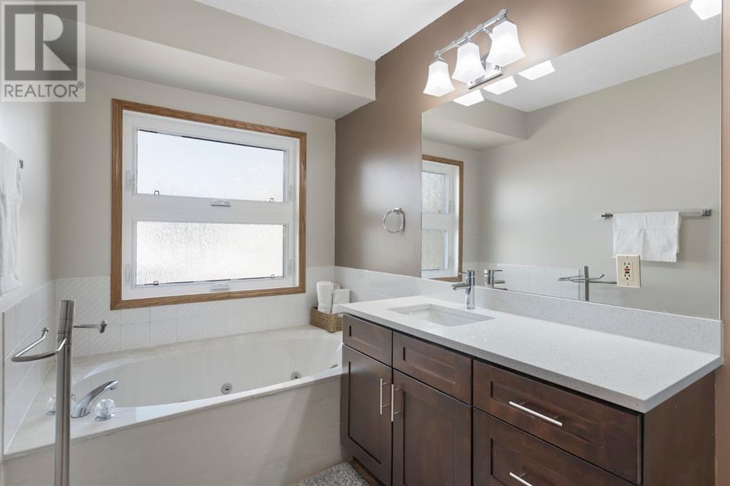 Single Family House for Sale in  Scanlon Hill NW Scenic Acres Calgary 