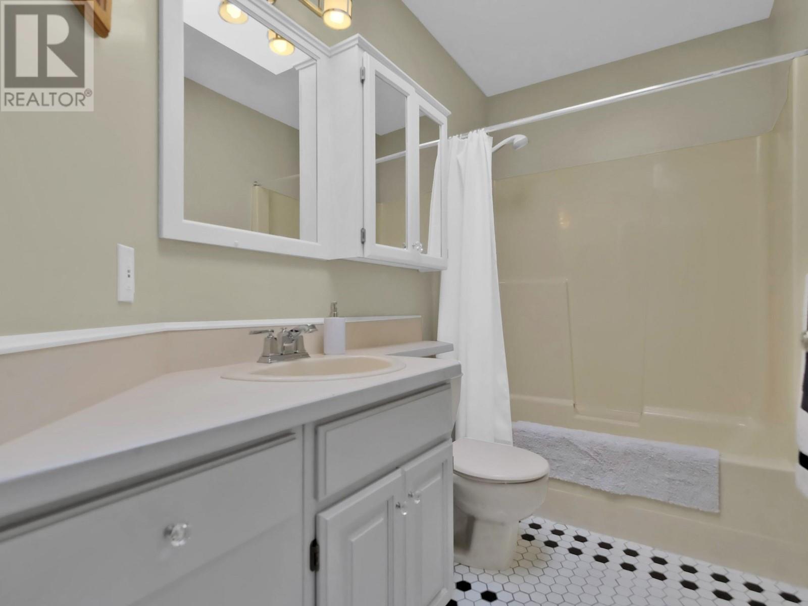 143 1634 CARMI Avenue, Penticton