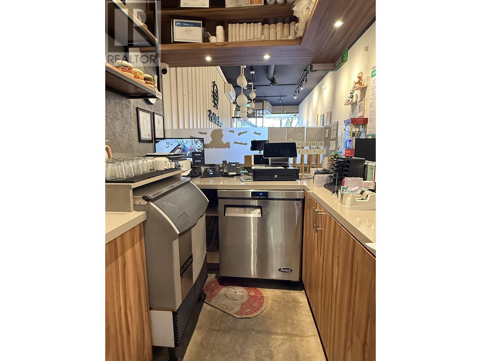 Photo 1 of 2825 W Broadway, Vancouver BC