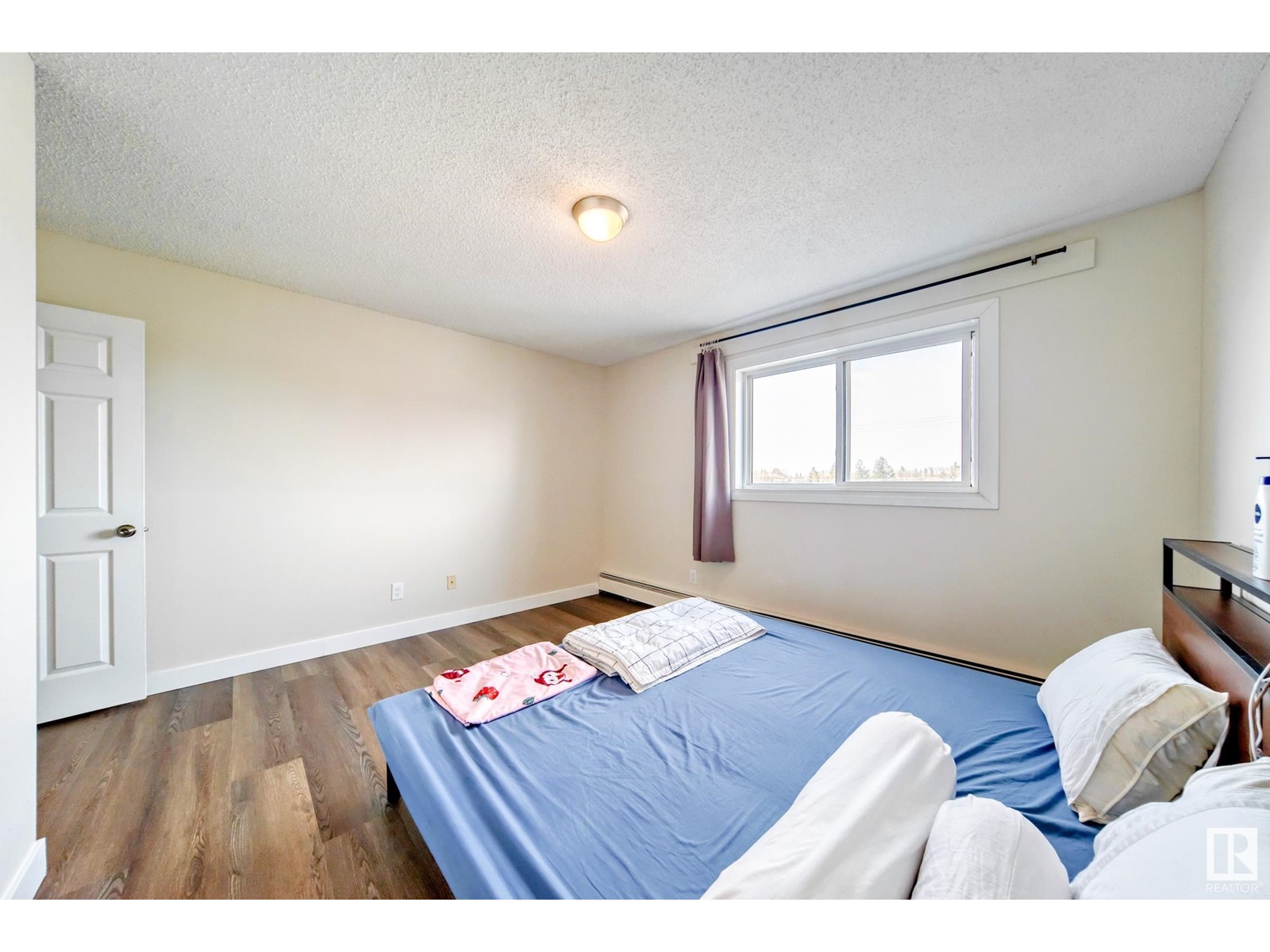 #404 10624 123 ST NW - 14
