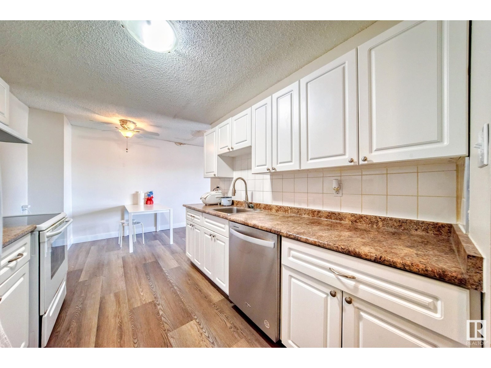 #404 10624 123 ST NW - 7