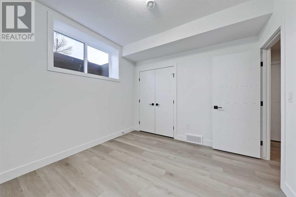 Single Family House for Sale in   Avenue SW North Glenmore Park Calgary 