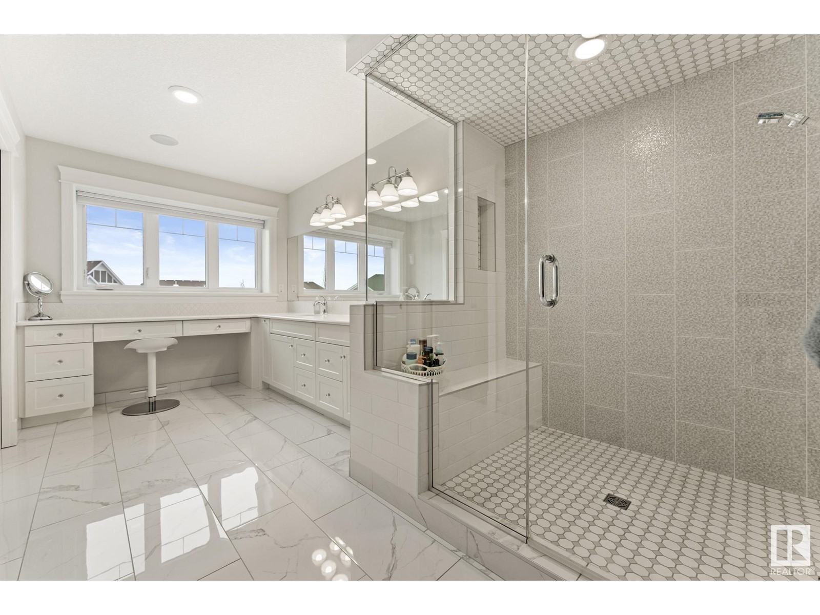 2008 90 ST SW, Edmonton