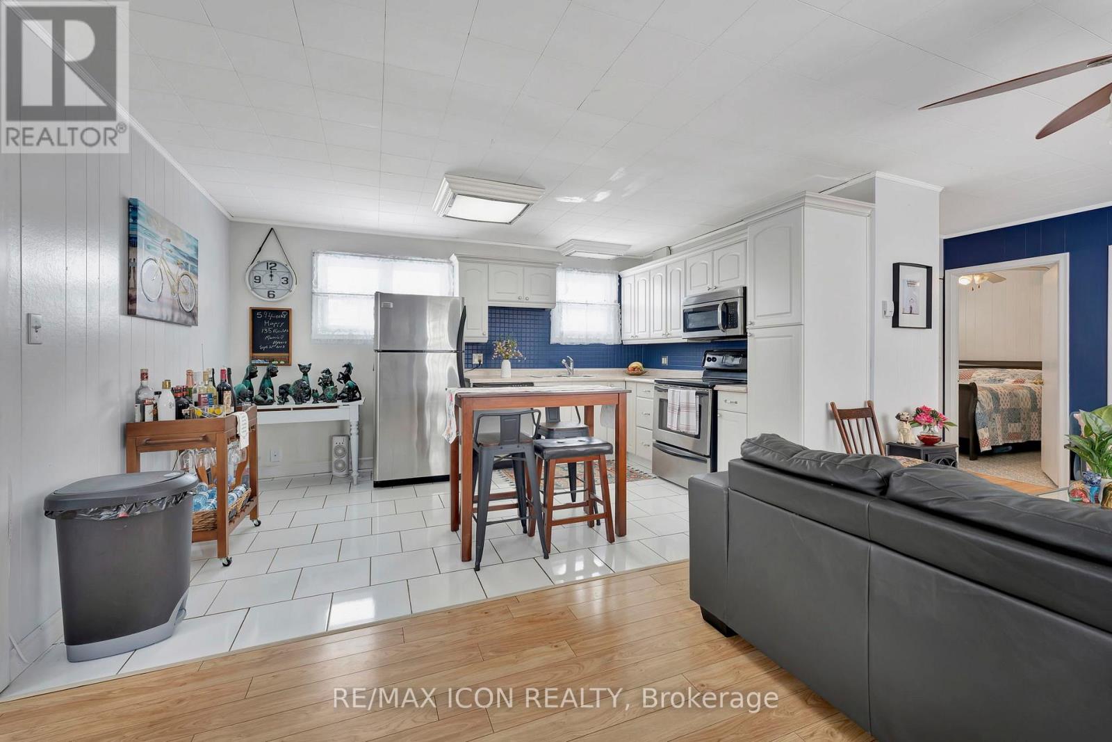 Photo 25 of 2035 Erie Street, Norfolk ON