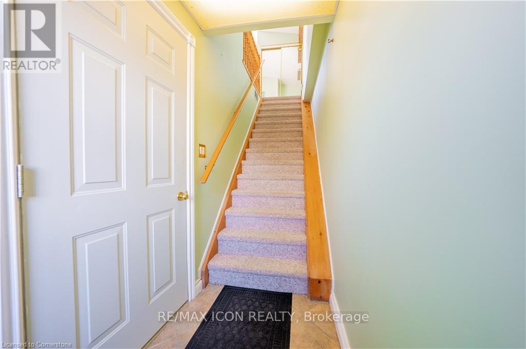 Photo 12 of 2035 Erie Street, Norfolk ON