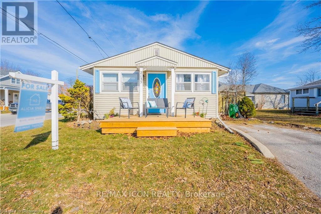 Photo 18 of 2035 Erie Street, Norfolk ON