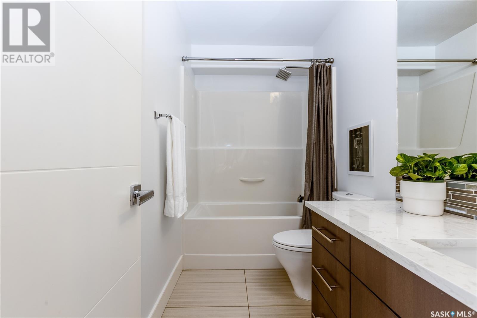 Single Family House 2 Level for Sale in  Kloppenburg CRESCENT Saskatoon 