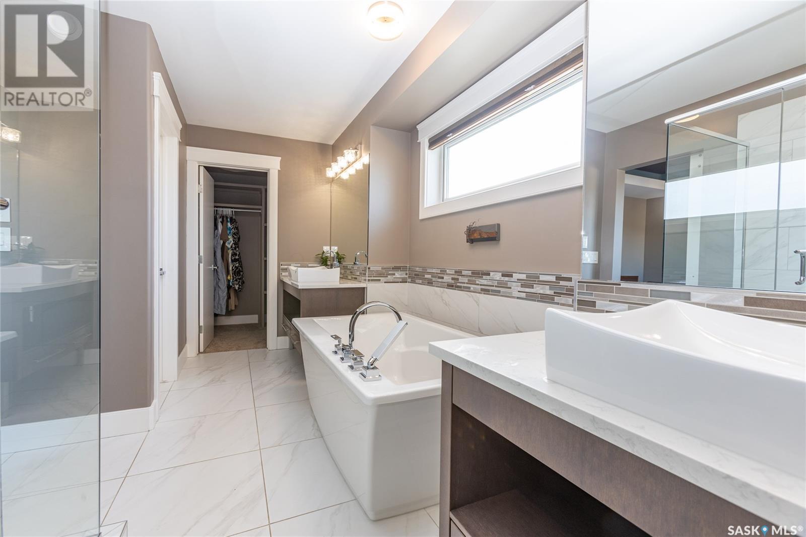 Single Family House 2 Level for Sale in  Kloppenburg CRESCENT Saskatoon 