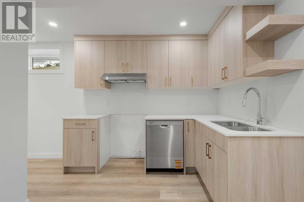 Single Family House Bi-level for Sale in   Avenue SW Kingsland Calgary 
