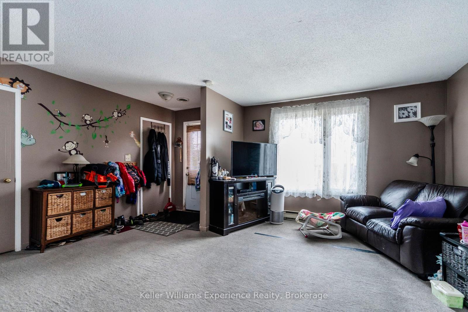 Photo 5 of 538 Nelson Street, Midland ON