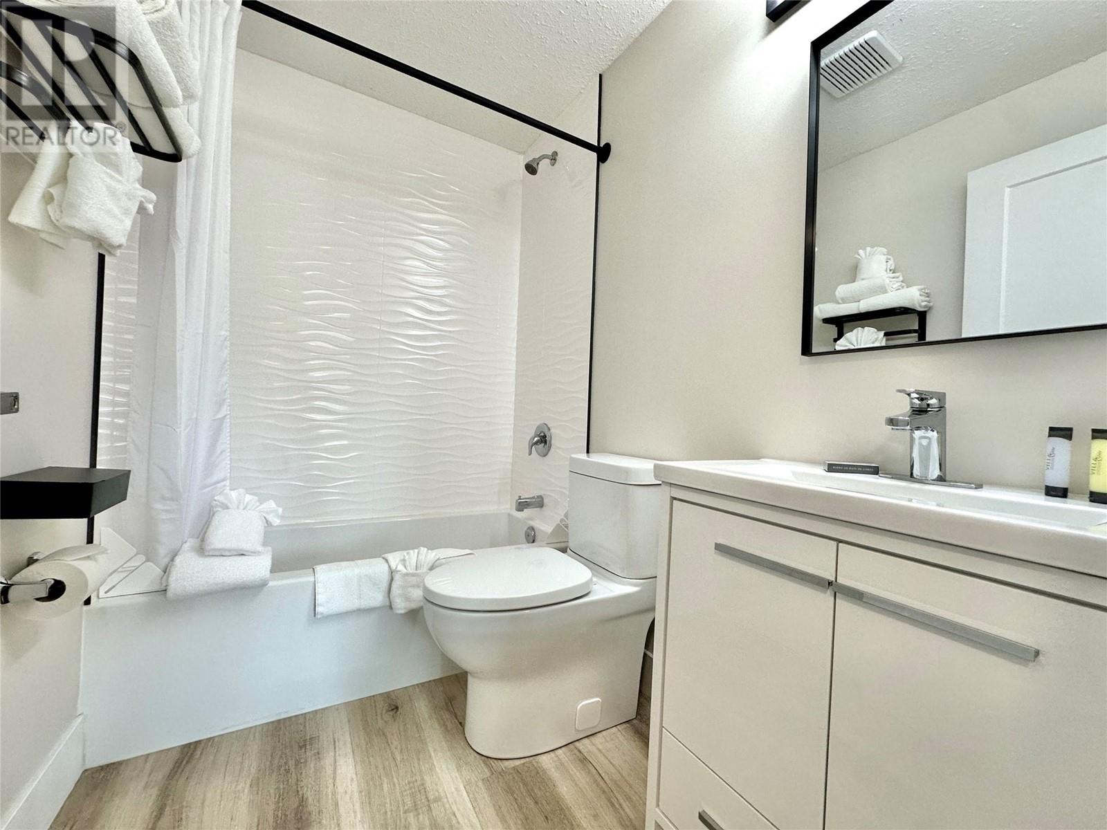 5815 Oleander Drive Unit# 221, Osoyoos