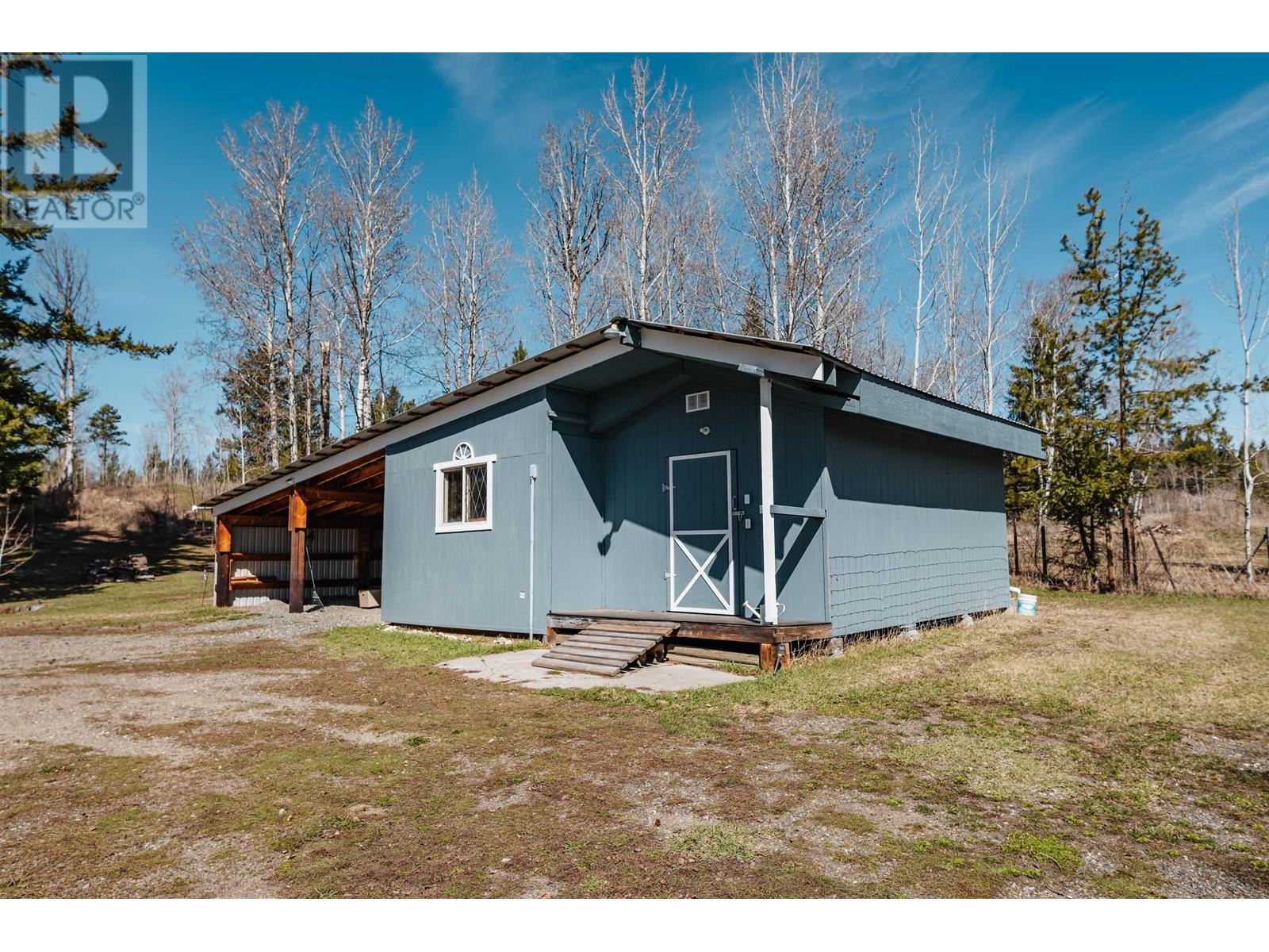 5571 LAKESIDE COURT, 100 Mile House