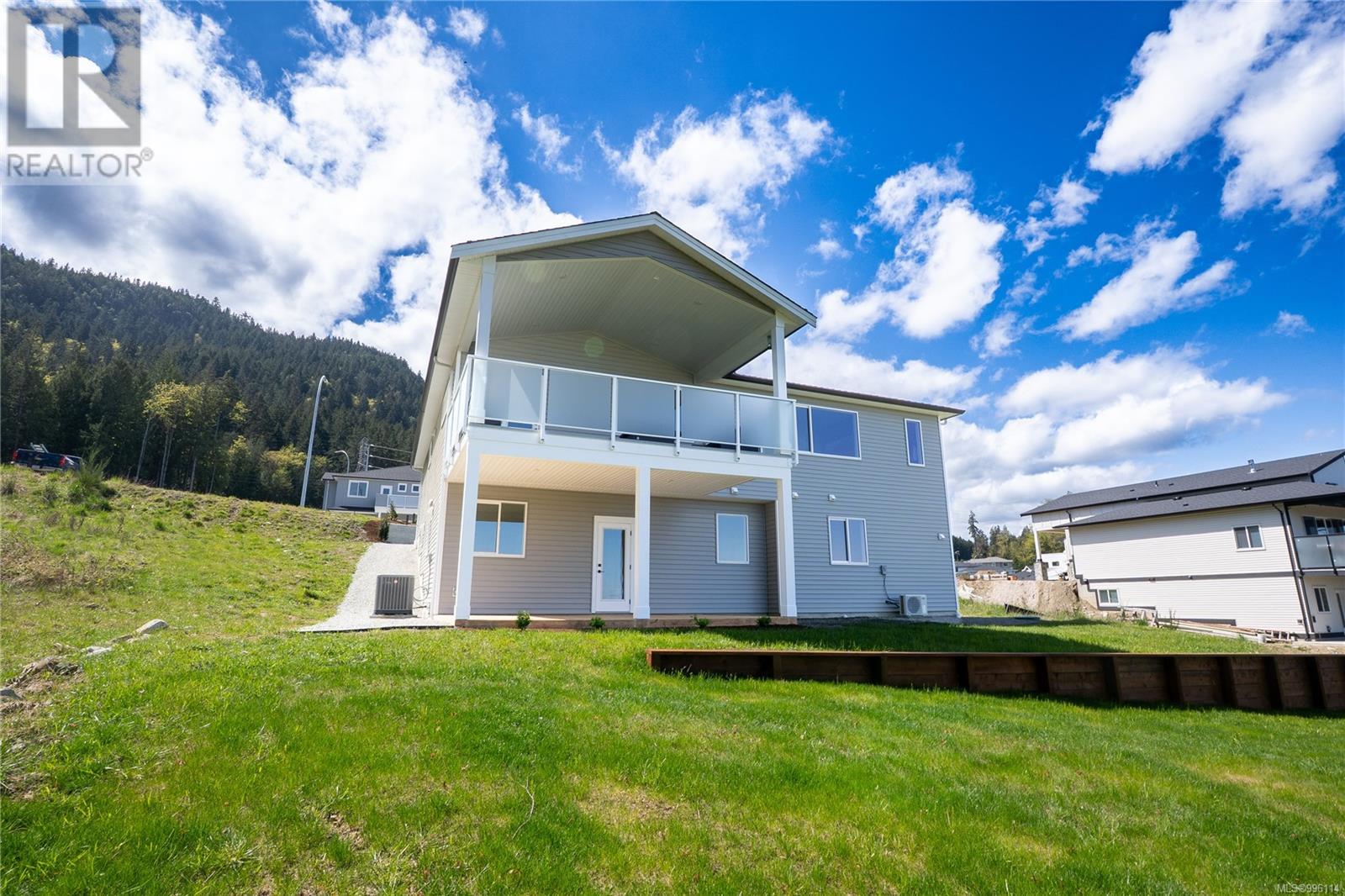 434 Colonia Dr S, Ladysmith