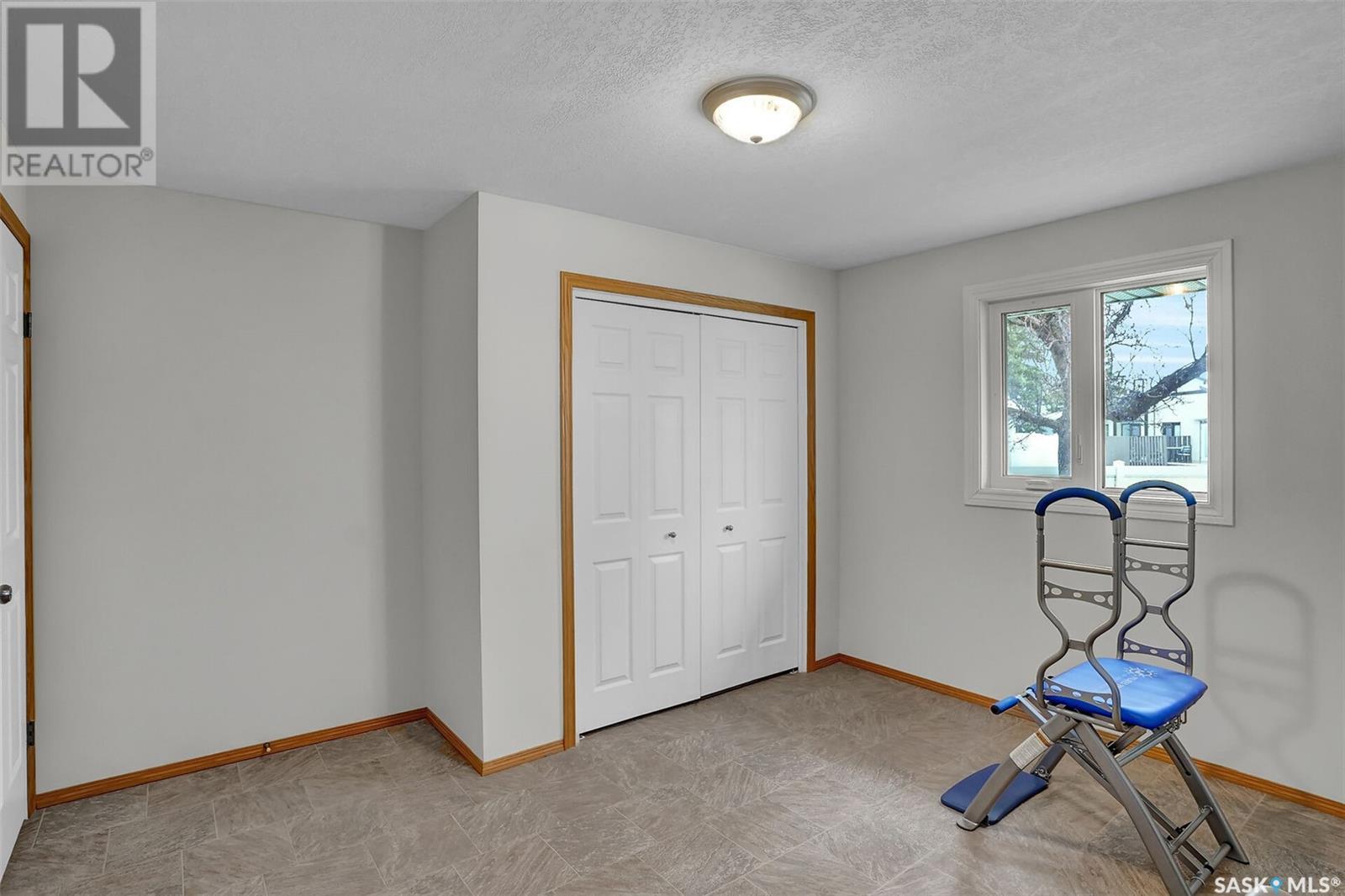 Single Family House Bungalow for Sale in  Greensboro DRIVE Regina 