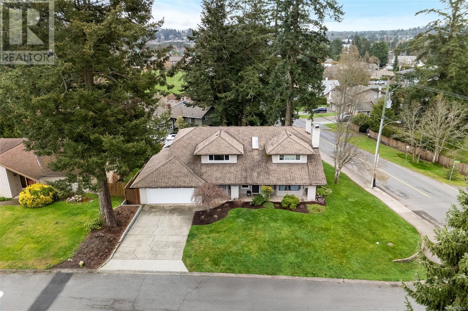 Single Family House Westcoast for Sale in  Strom Ness Pl Saanich 