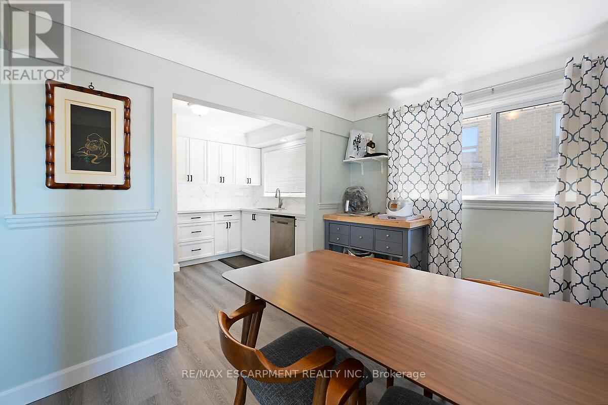 Photo 4 of 333 East 42nd Street, Hamilton ON