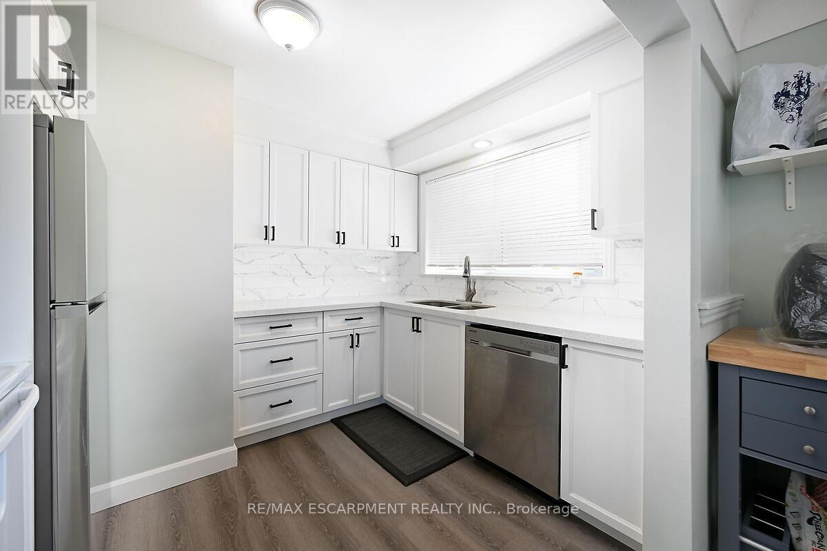 Photo 10 of 333 East 42nd Street, Hamilton ON