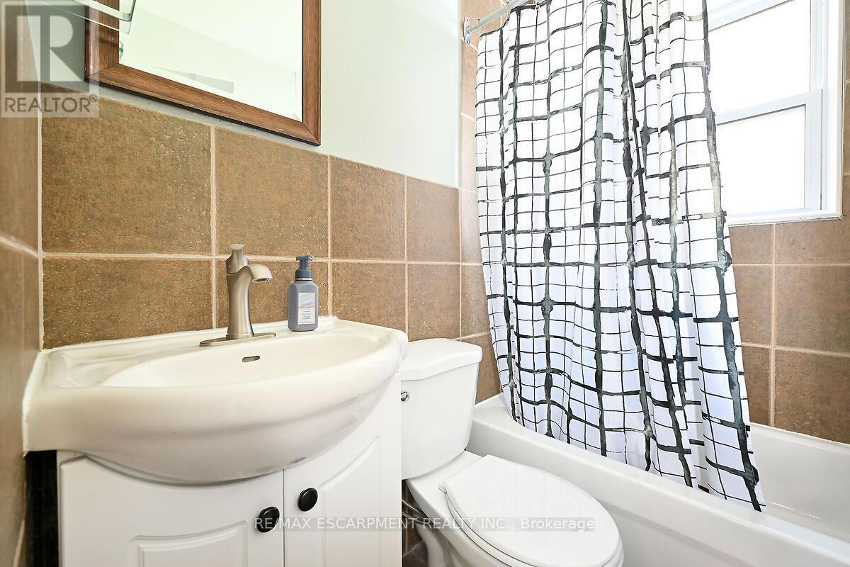 Photo 17 of 333 East 42nd Street, Hamilton ON