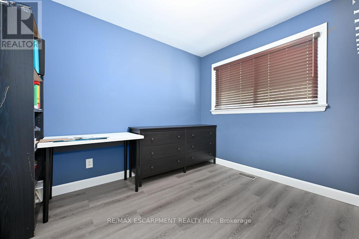 Photo 11 of 333 East 42nd Street, Hamilton ON