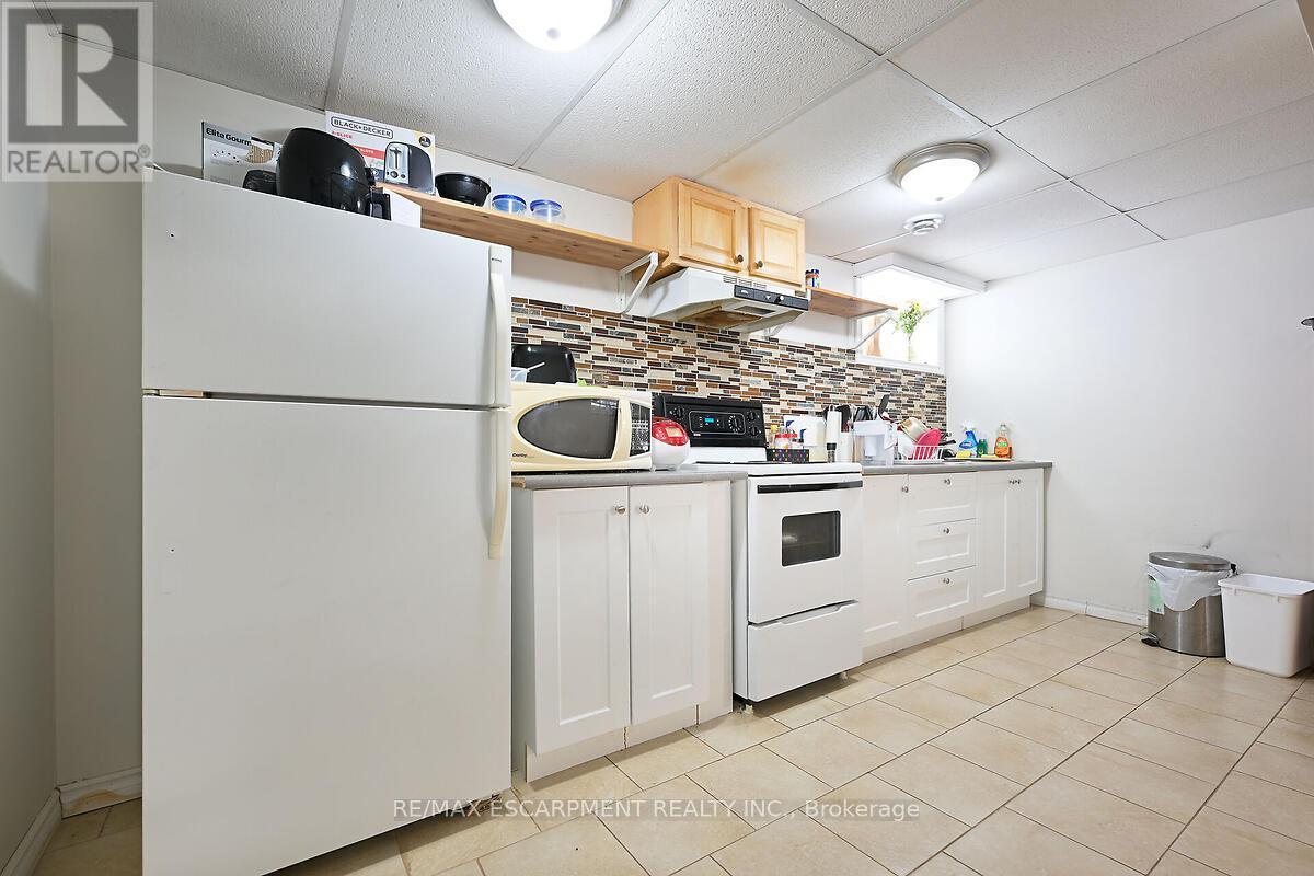 Photo 2 of 333 East 42nd Street, Hamilton ON