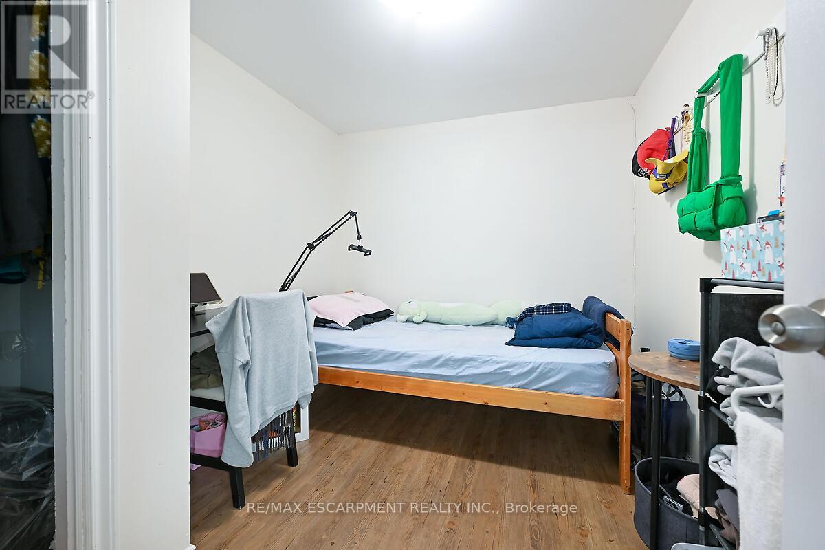 Photo 33 of 333 East 42nd Street, Hamilton ON