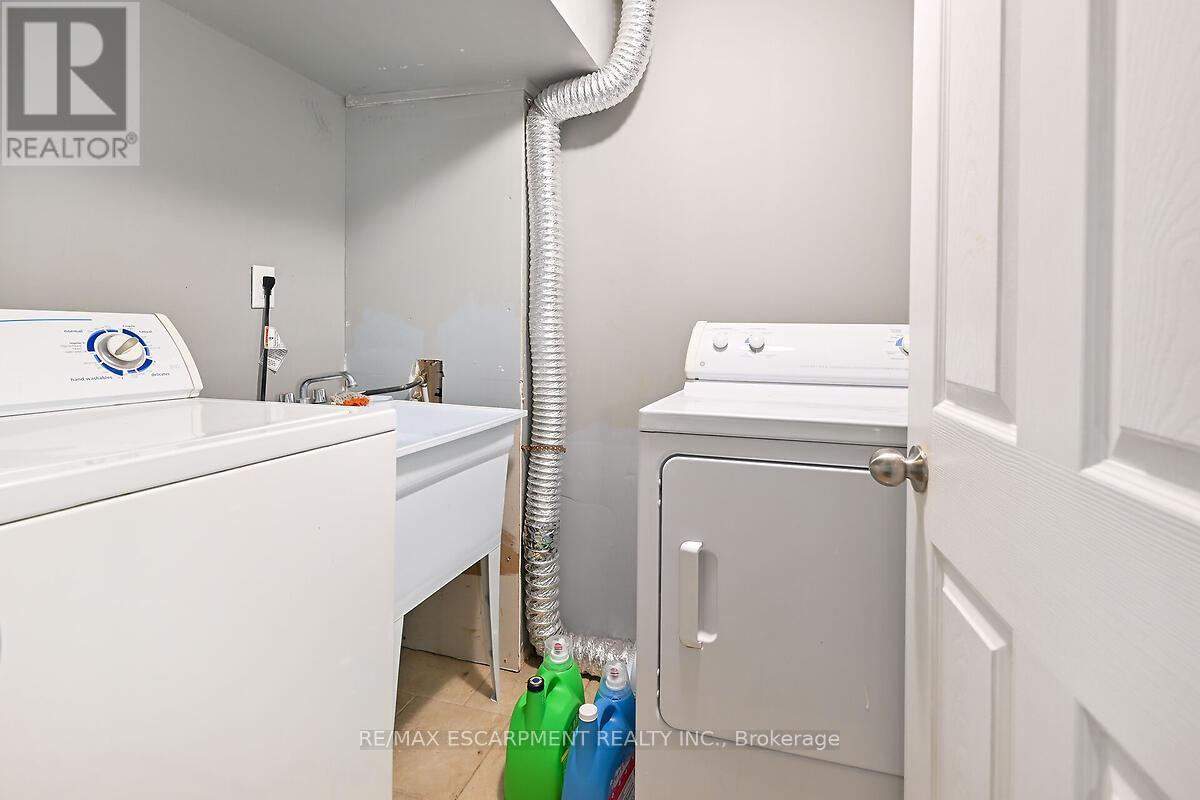 Photo 7 of 333 East 42nd Street, Hamilton ON