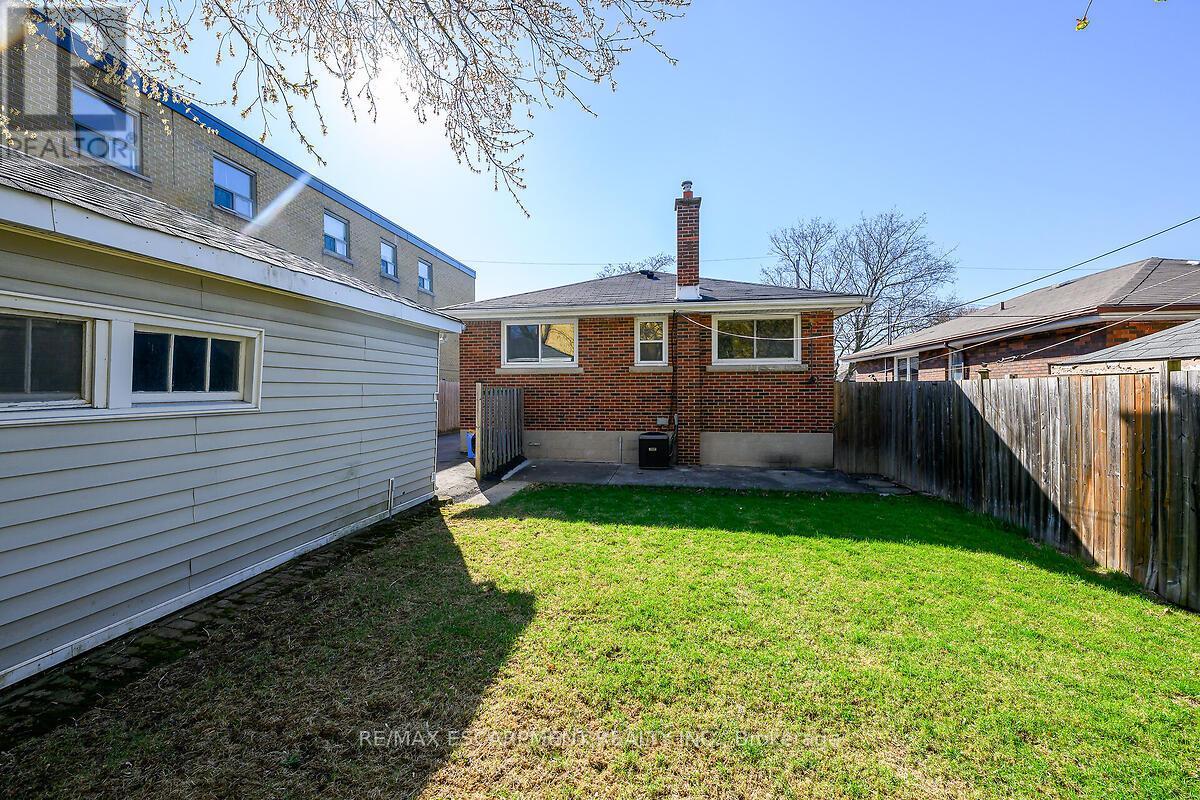 Photo 9 of 333 East 42nd Street, Hamilton ON