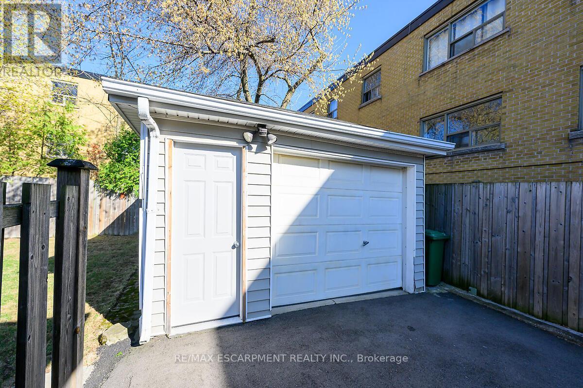 Photo 5 of 333 East 42nd Street, Hamilton ON