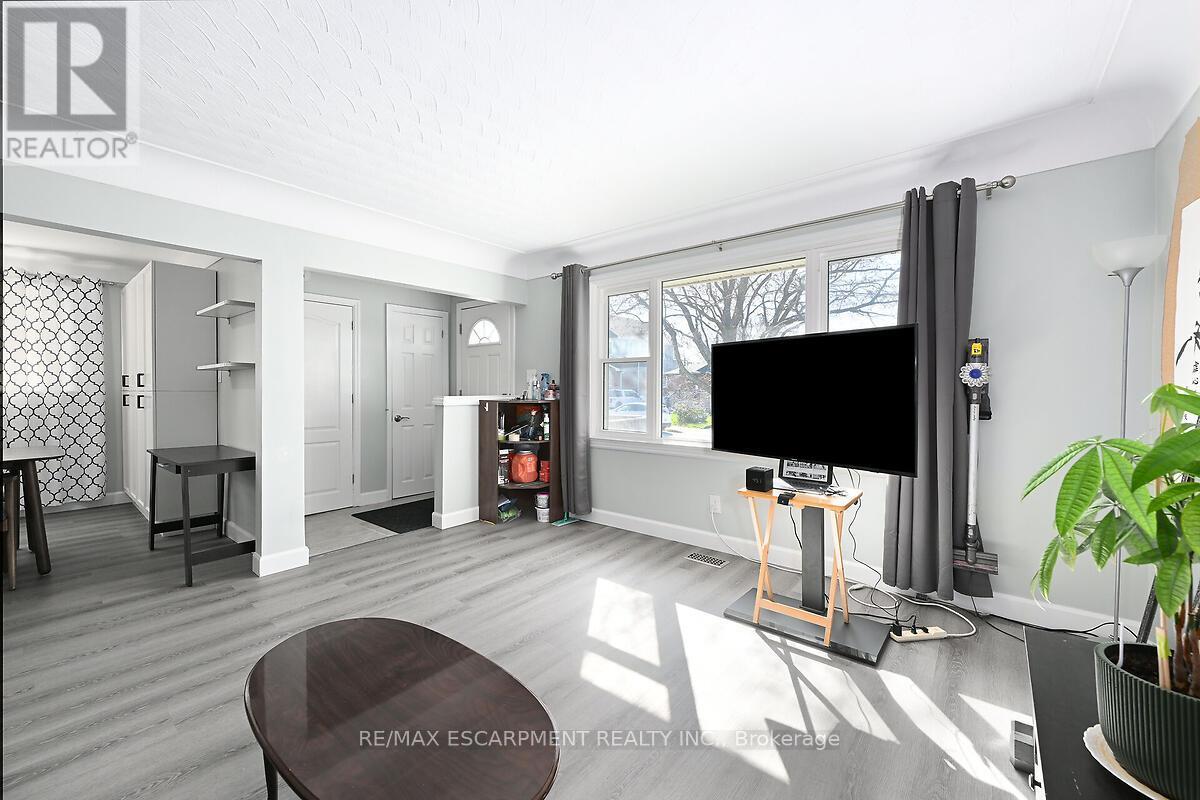 Photo 6 of 333 East 42nd Street, Hamilton ON