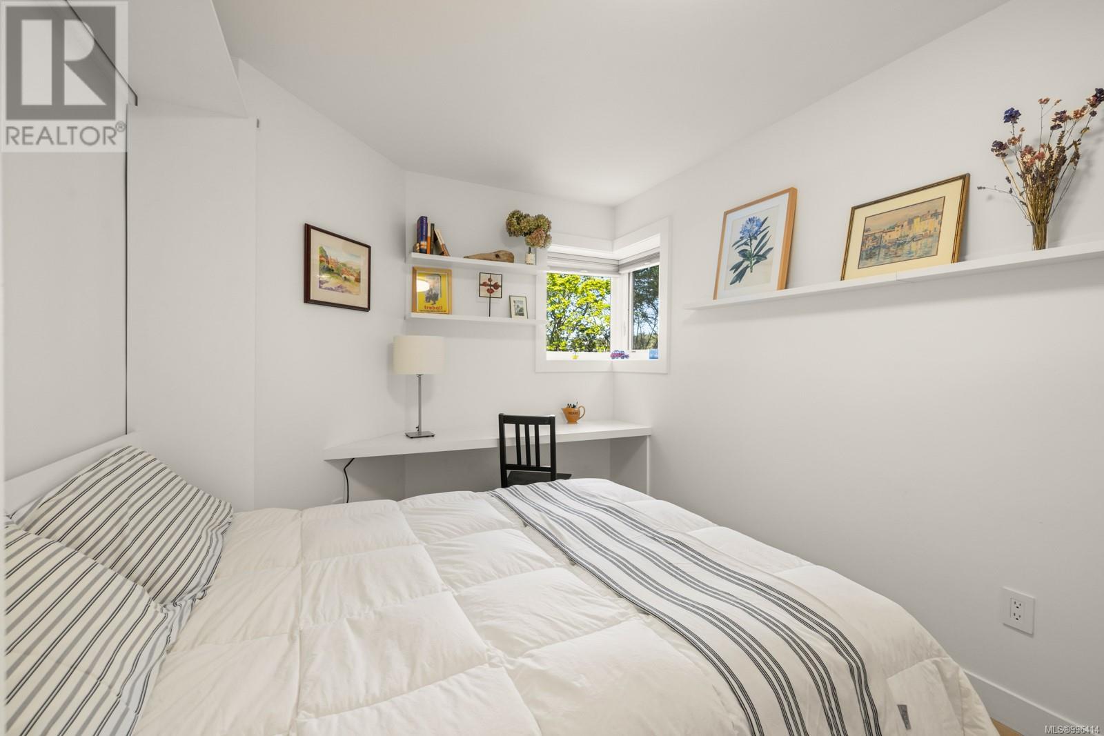  1019 DeCosta Place, Esquimalt