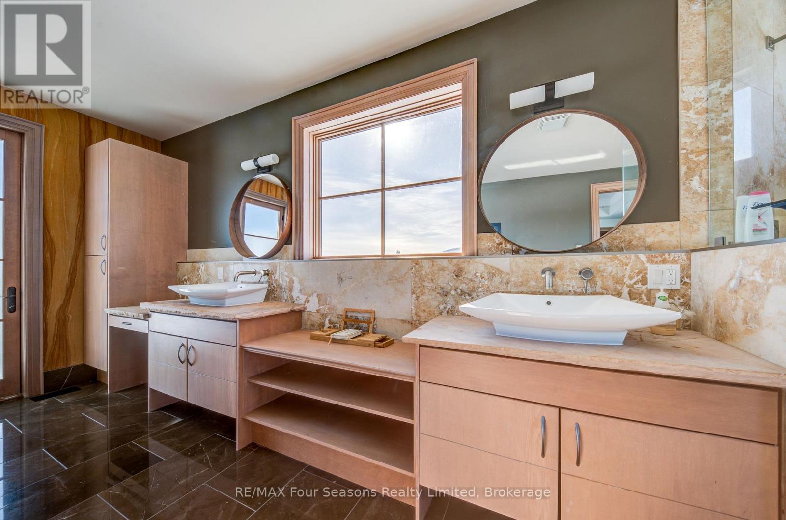 Photo 6 of 12 Windrose Valley Boulevard, Clearview ON