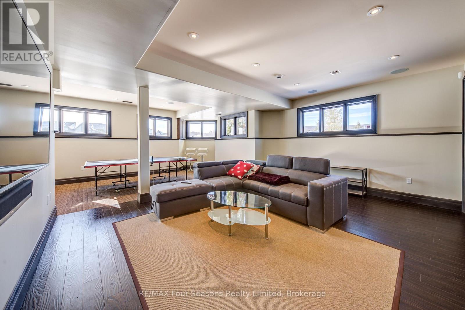 Photo 5 of 12 Windrose Valley Boulevard, Clearview ON