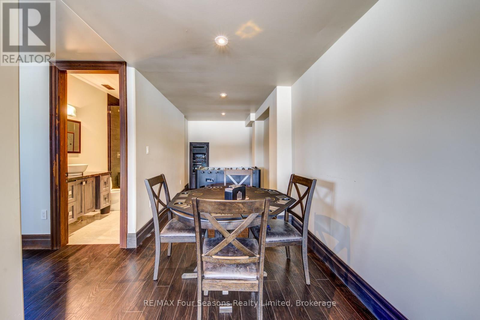 Photo 33 of 12 Windrose Valley Boulevard, Clearview ON